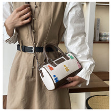 將圖片載入圖庫檢視器 BCCJ1904設計感洋氣小包包女包2024秋冬新款手提枕頭包時尚個性洋氣斜挎包