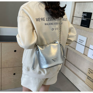 BYD781韓系小眾包包女2024新款潮時尚百搭鏈條斜挎包質感單肩腋下水桶包