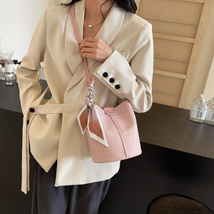 BYMM1705今年流行時尚韓國手提水桶包包女2024新款夏天粉色包單肩斜挎包