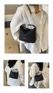 BZB5802小眾設計腋下水桶包2024流行新款韓版時尚單肩斜挎包夏天小包包女