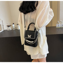 画像をギャラリービューアに読み込む, BQX6113銀色手提包包女夏天2024新款潮時尚小眾設計小方包網紅蝴蝶手機包
