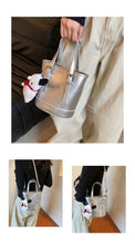 將圖片載入圖庫檢視器 BZLL6011韓國小眾手拎包包夏天女2024新款潮時尚小托特包百搭斜挎水桶包