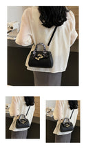 將圖片載入圖庫檢視器 BXCY25343網紅質感小包包女包2024流行新款時尚斜挎包洋氣百搭手提包凱莉包