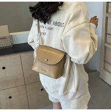 將圖片載入圖庫檢視器 B5812228網紅質感絲巾小包包女2024新款流行百搭單肩斜挎包時尚洋氣小方包