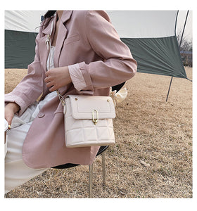 B13037今年流行色水桶包夏季新款潮時尚繡線斜跨包網紅韓版休閒單肩包